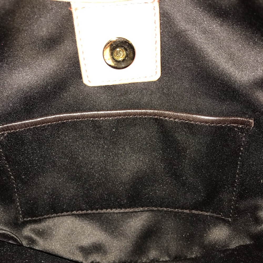 Scalloped YSL leather evening bag. - Picture 3 of 3